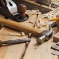 Compact carpentry workshop: mga kasangkapan at kagamitan