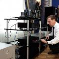 Hi-End-utrustning av Dmitry Medvedev Ljudsystem av Dmitry Medvedev