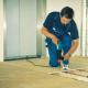 Do-it-yourself methods for leveling a concrete floor under linoleum
