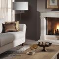 Electric fireplace sa loob ng apartment
