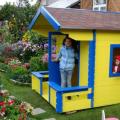 Строим детский игровой домик для дачи своими руками